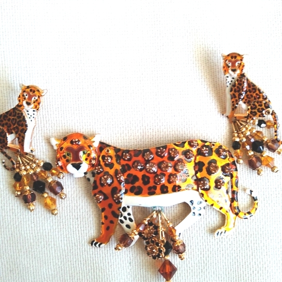 LATR2GO LEOPARD EARRINGS - Picture 11 of 11